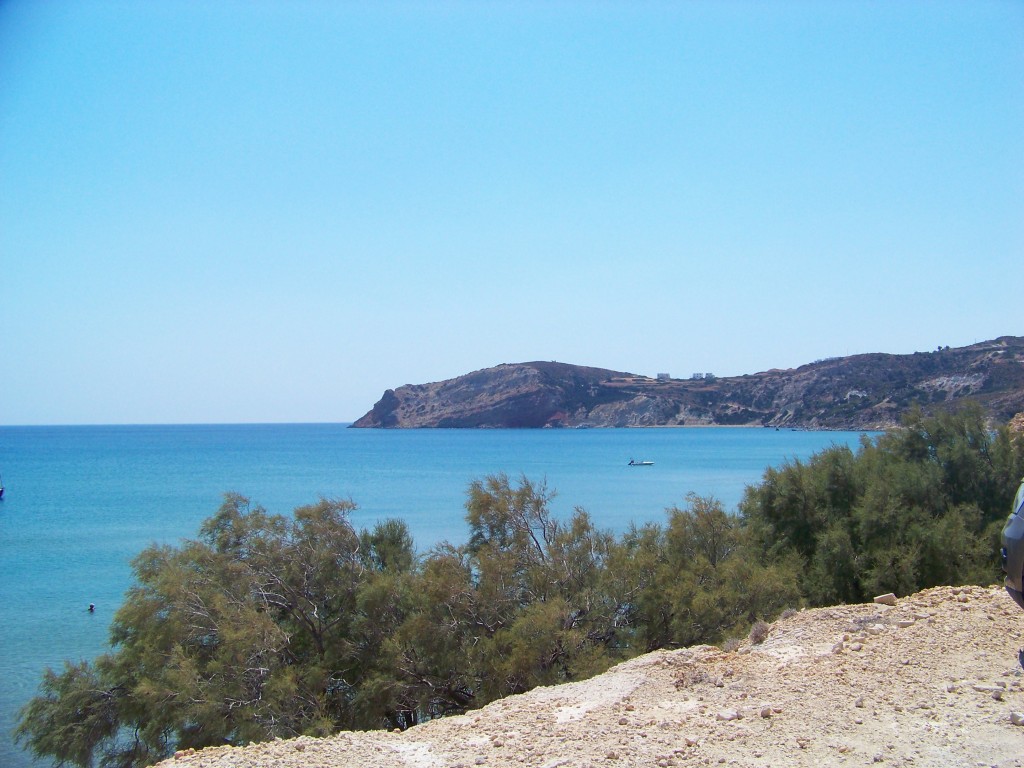 La plage de Provatas, à Milos