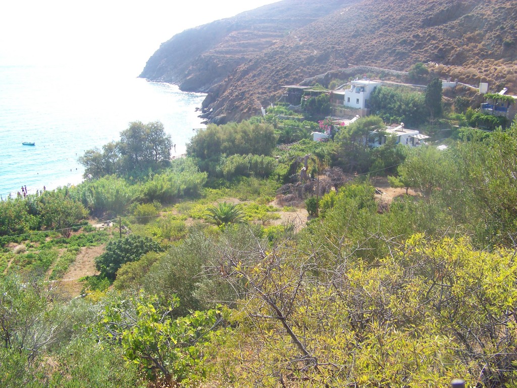 Vue vers  Levrossos (Amorgos)